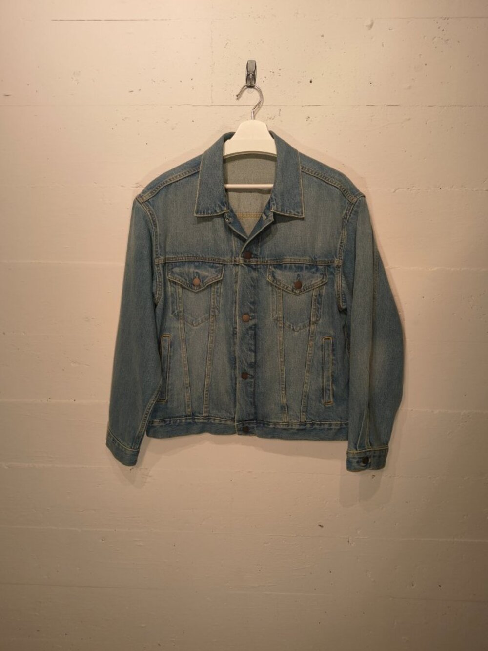 GU Japan Light Wash Denim Trucker Jacket Size L